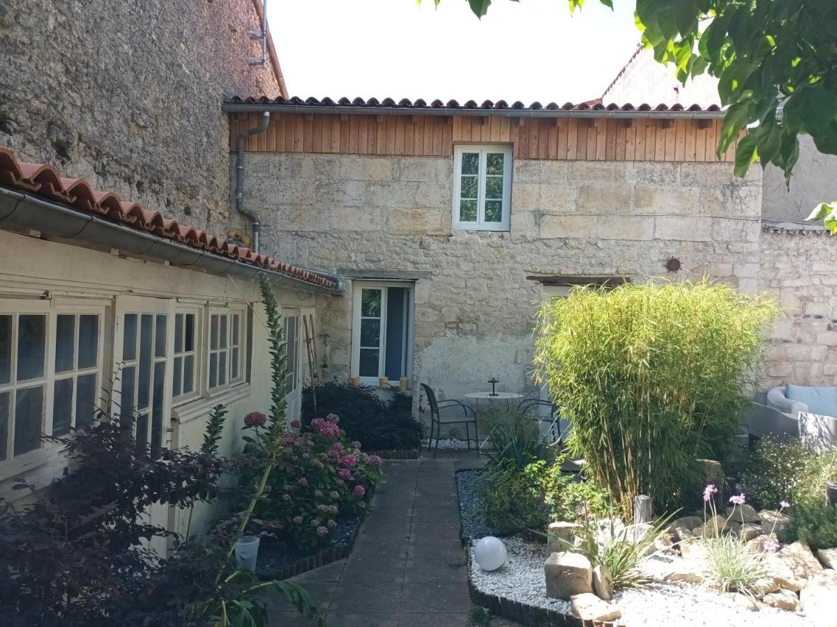 Le Petit Bois Apartment Niort Luaran gambar