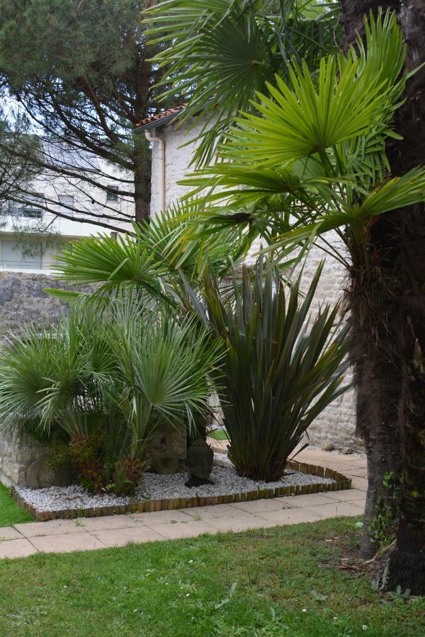 Le Petit Bois Apartment Niort Luaran gambar